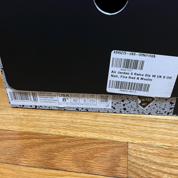 Jordan 5 Off Noir GoreTex- sz 7M/8.5W - Picture 5 of 5